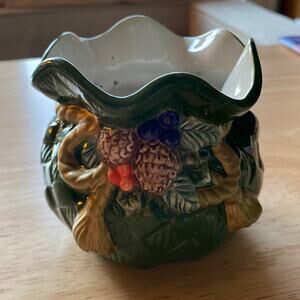 Ceramic fluted candle holder